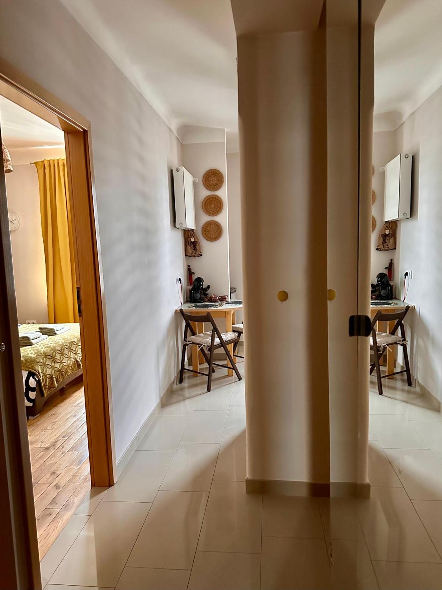 Africa Apartment Varsavia Esterno foto